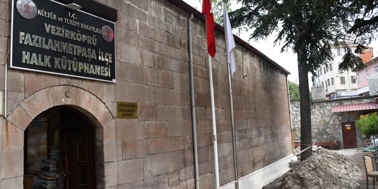 Taş Medrese binası bakım ve onarıma alındı