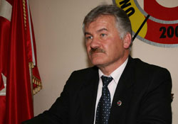 Çamuroğlu, istifa etti