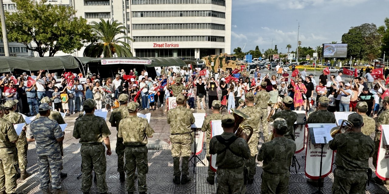 Samsun'da askeri bando konser verdi