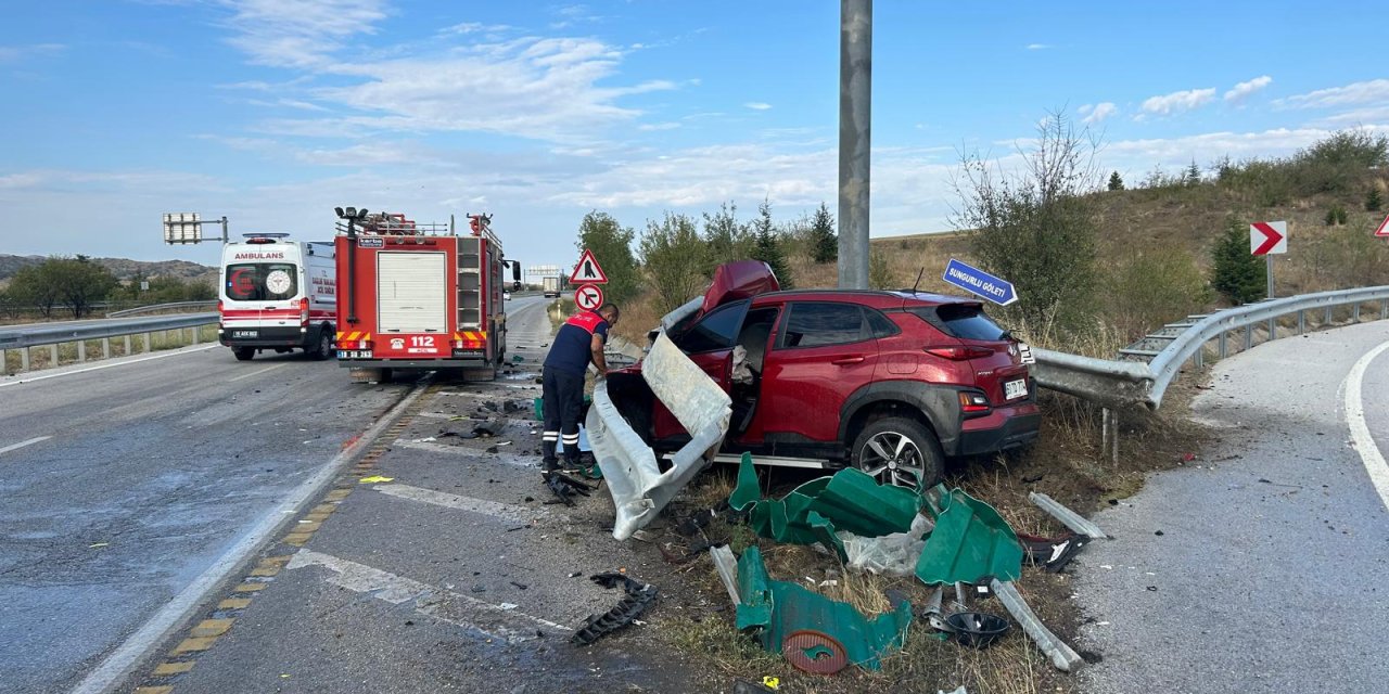 Bariyere çarpan otomobilin sürücüsü yaralandı