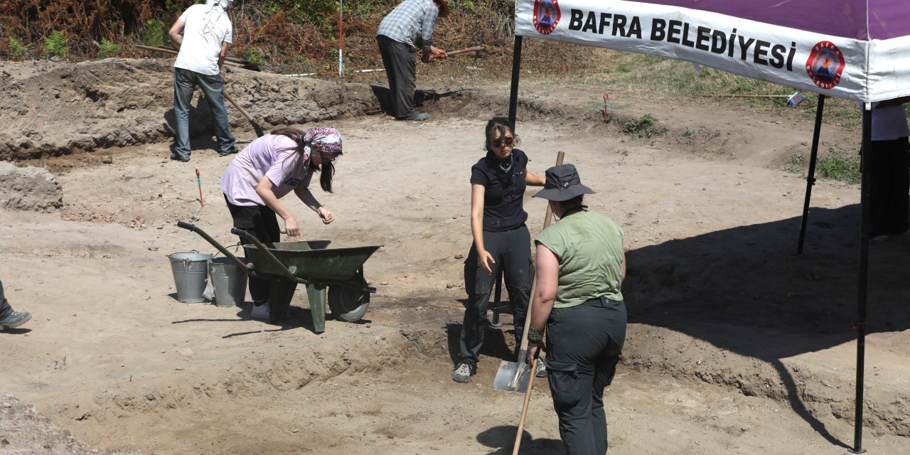 Bafra'da tarihe ışık tutmaya çalışıyor