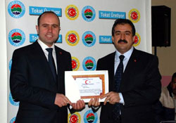 Akyel' den kaymakama ödül