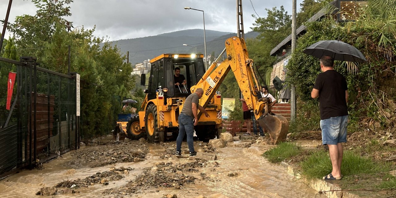 Sağanak yağış etkili oldu