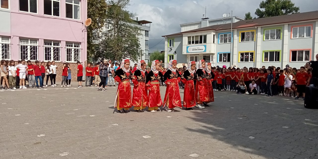 Terme'de İlköğretim Haftası kutlandı