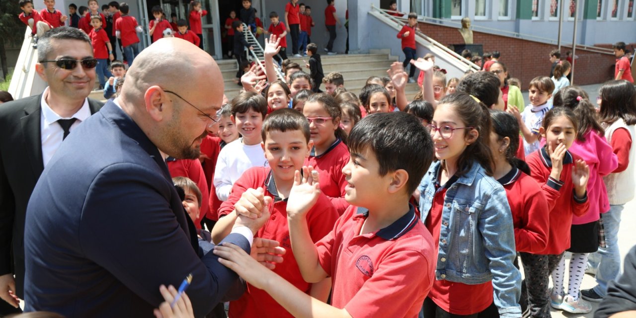 Başkan Türkel’den çocuklara son tatil günü hediyesi