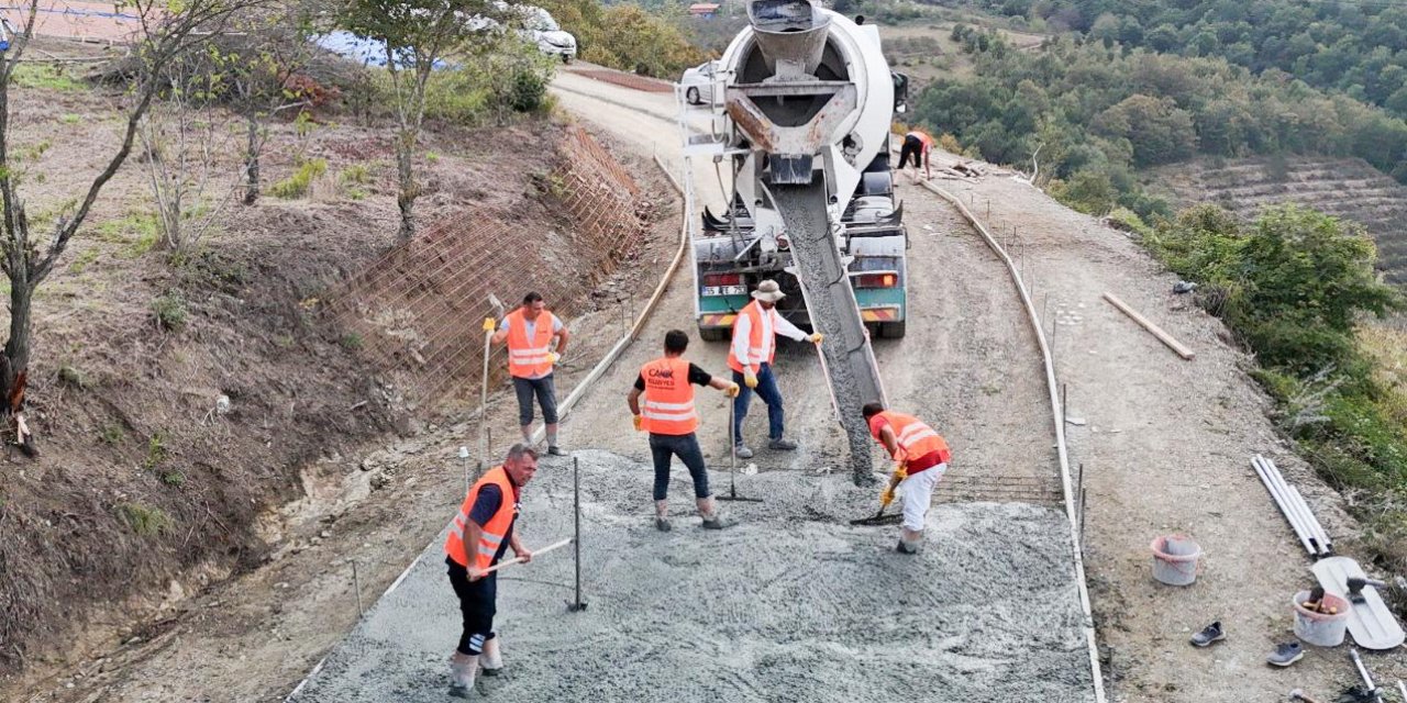 Canik'te yol çalışmaları devam ediyor