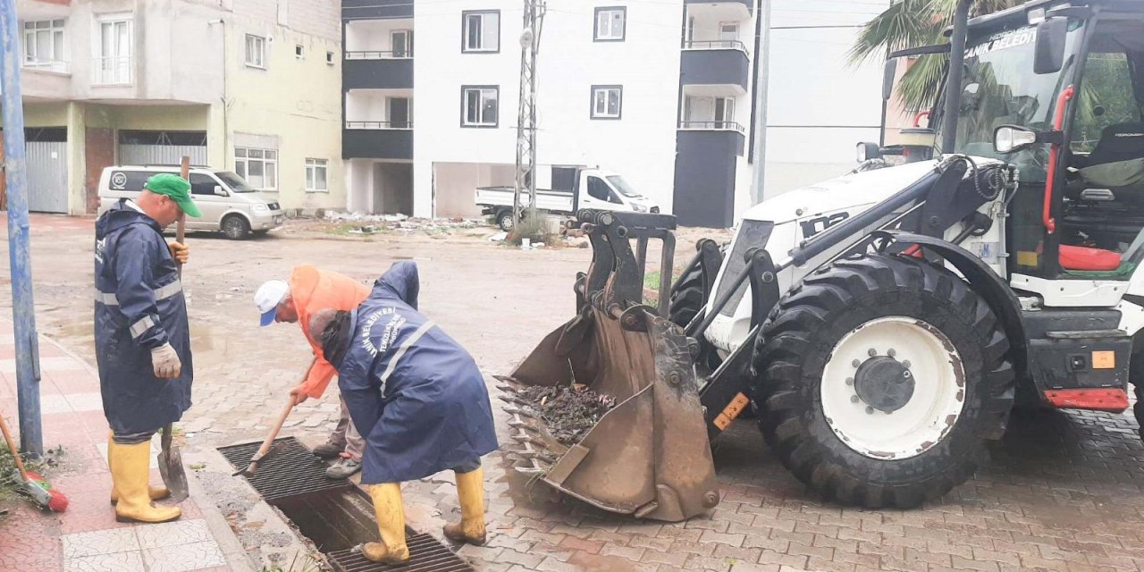 Canik'te sağanak yağışa karşı önlem alındı