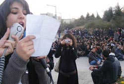 OMÜ'de 'zam' protestosu