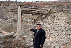 Köylüler karavanda yaşamaya başladı