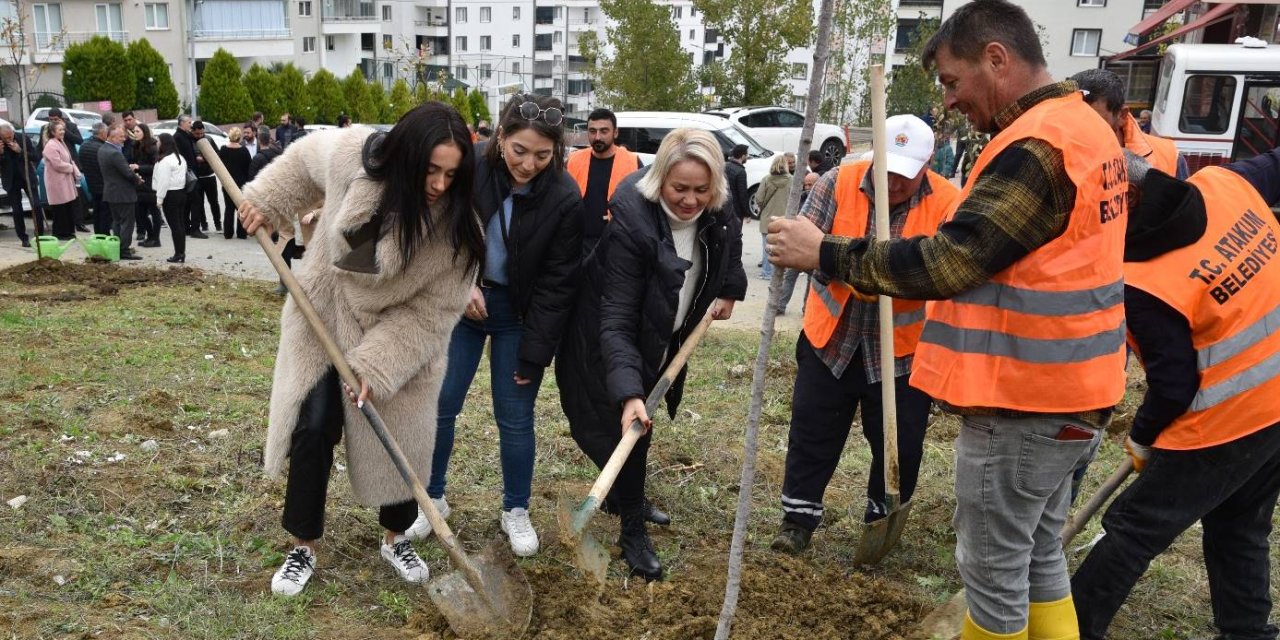 Atakum'da fidanlar toprakla buluştu