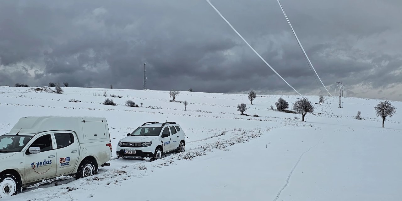 Kar yağışı ve fırtına nedeniyle oluşan kesintiler gideriliyor