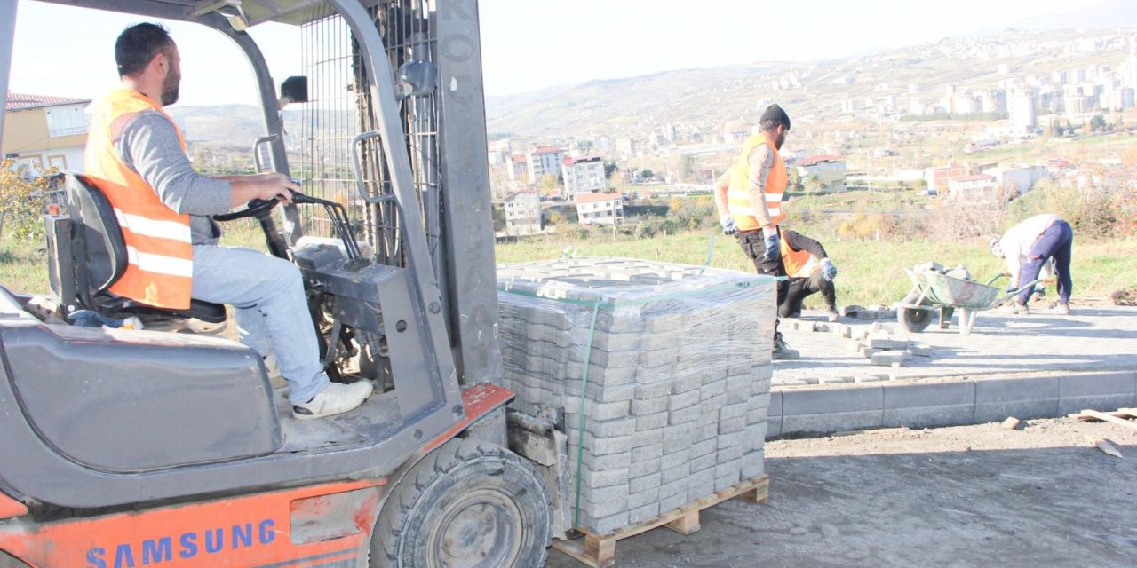 Canik'te yol çalışmaları devam ediyor