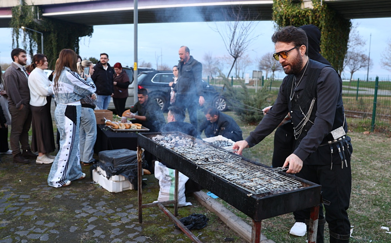 300 kilogram hamsi dağıtıldı