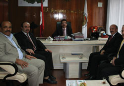 Bekdiğin için büyük projelerimiz var