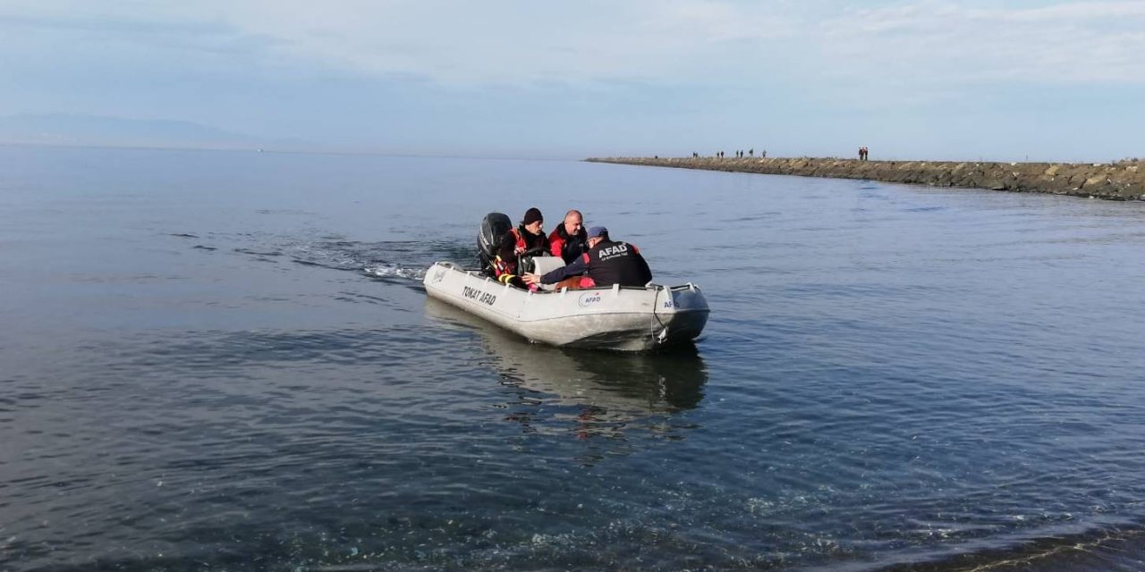 Kayıp balıkçıyı arama çalışmaları sürüyor