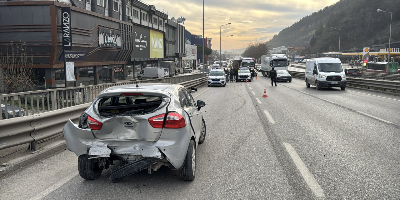 Zincirleme trafik kazasında 3 kişi yaralandı