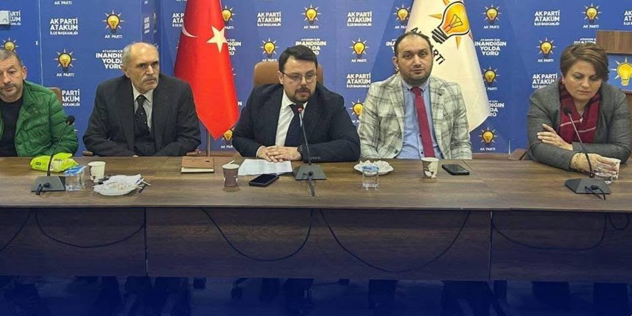 Muhtarlar AK Parti İlçe Başkanlığında bir araya geldi