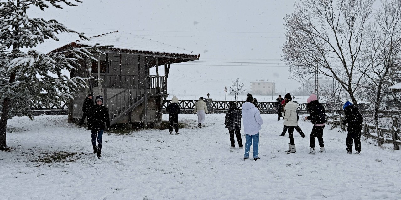 Samsun'un yüksek kesimlerinde kar etkili oldu