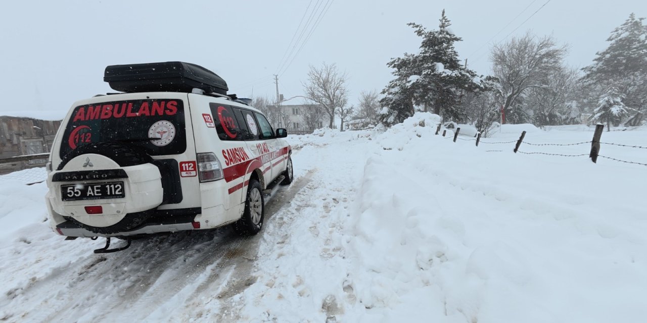 Samsun'da UMKE ekibi hasta bebek için seferber oldu