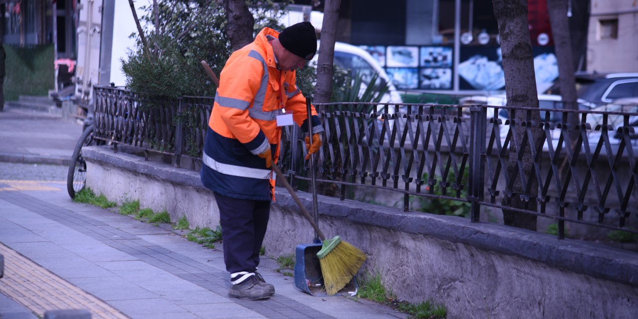 Atakum'da  park, cadde ve sokaklar temizleniyor