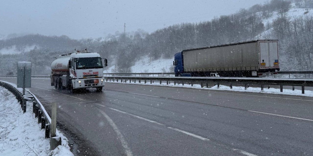 Samsun'un ilçelerinde kar etkili oluyor