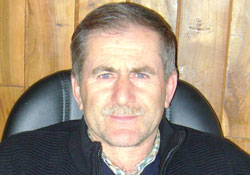 Gönüllü hizmet veriyor
