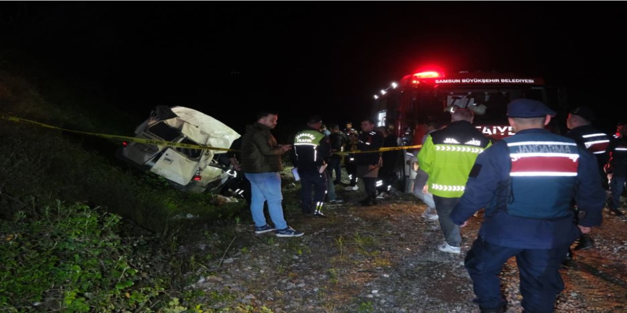 Minibüs şarampole devrildi: 1 ölü, 4 yaralı