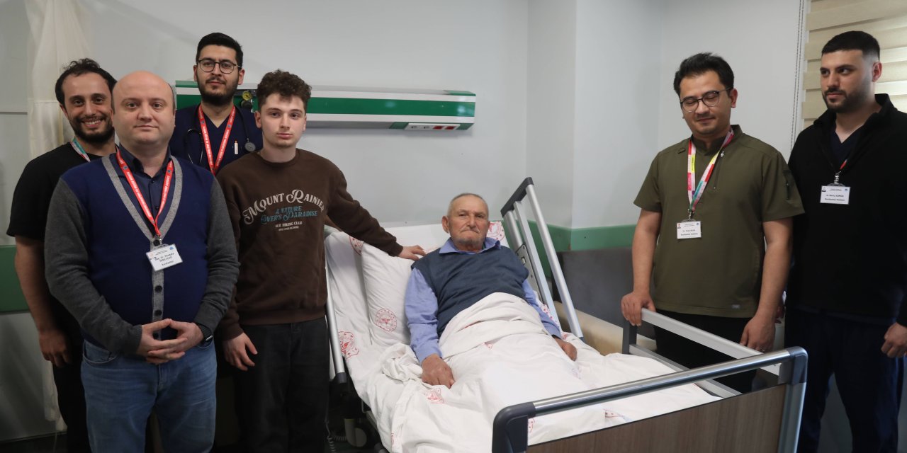 "4 yaprakçıklı aort kapağı" ameliyatı Samsun'da yapıldı