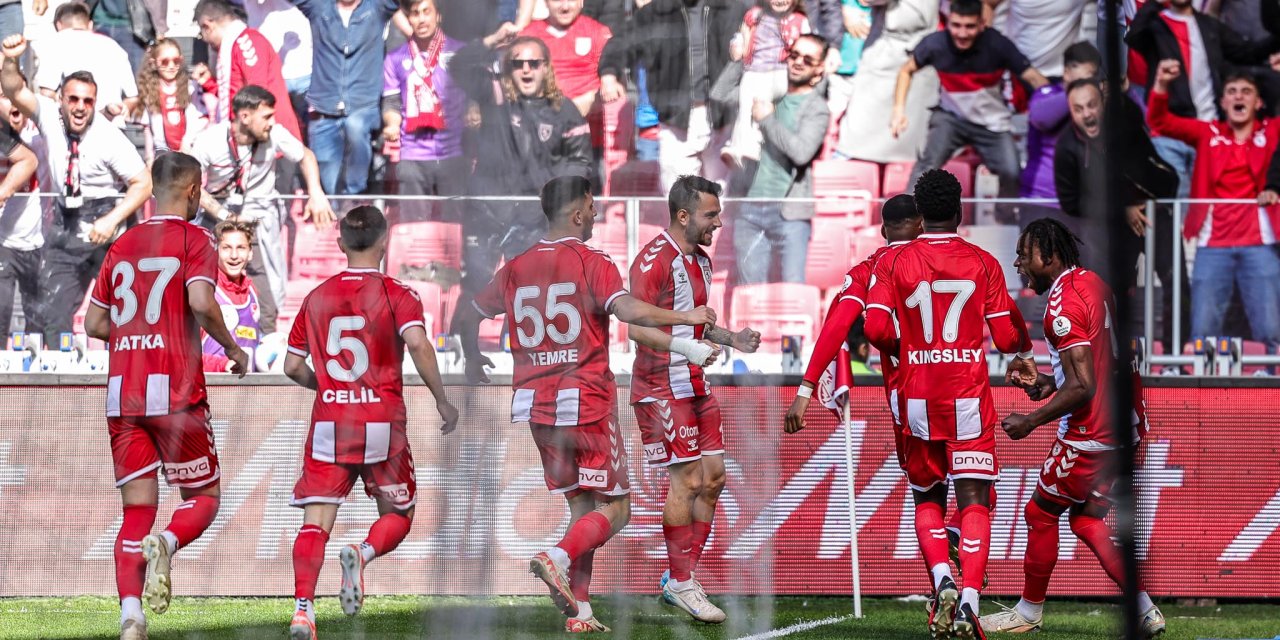 3 puanı 3 golle aldı