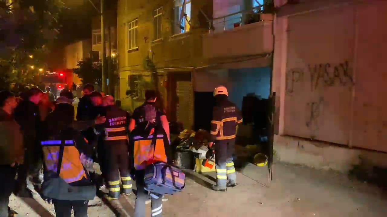 Bafra'da Depoda Çıkan Yangın Söndürüldü