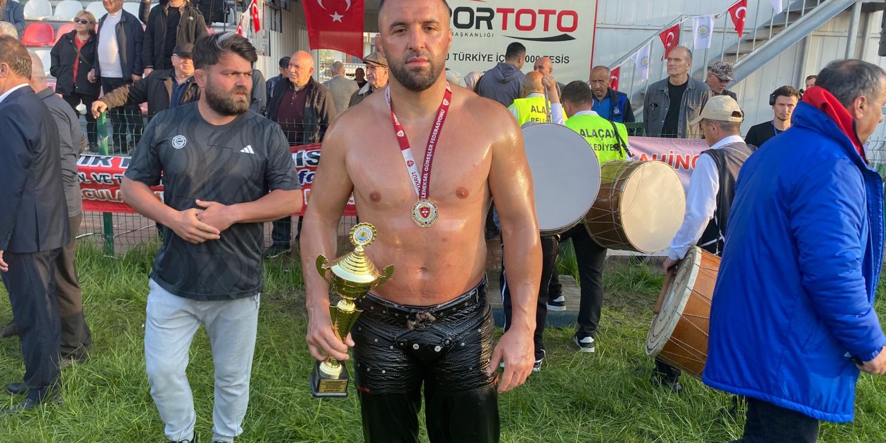 Başpehlivan Özkan Yılmaz oldu