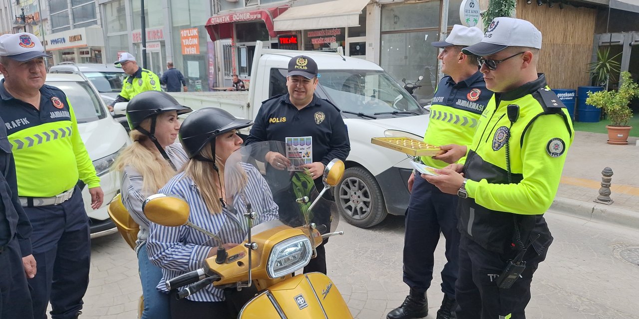 Jandarma ekipleri sürücüleri bilgilendirdi