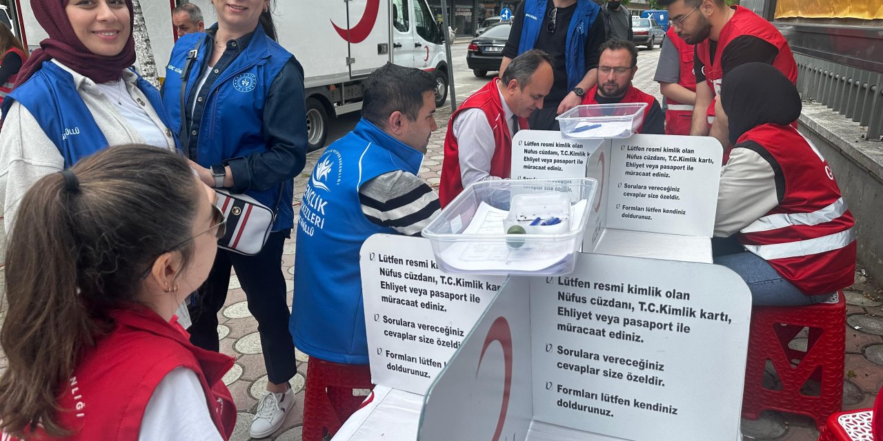 Bafra'da 81 ünite kan toplandı