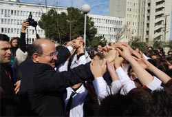 "Türkiye'nin geleceğini karartmayın