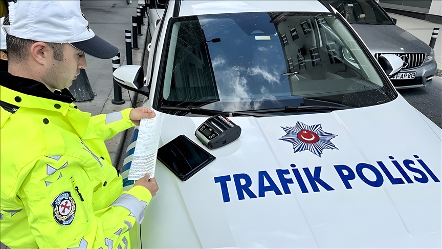 Trafiği engelleyenlere 180 bin lira ceza
