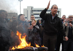 Diş hekiminden protesto