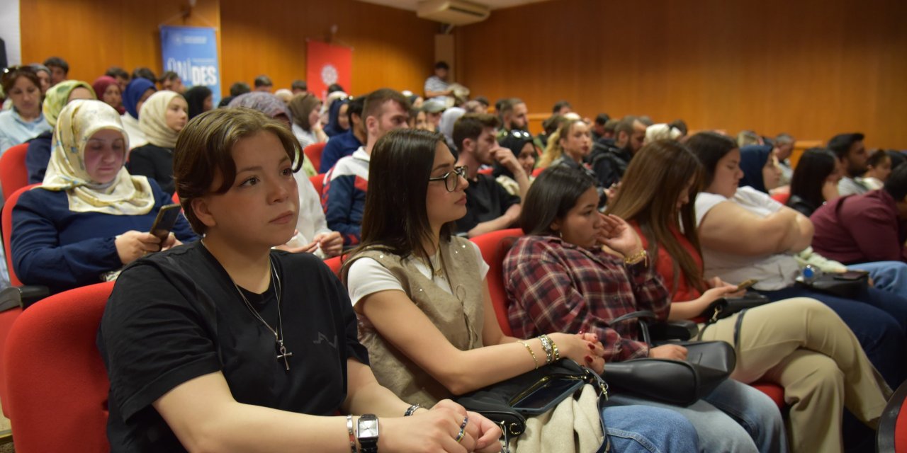 Bilişim Çağında Dezenformasyon konferansı düzenlendi