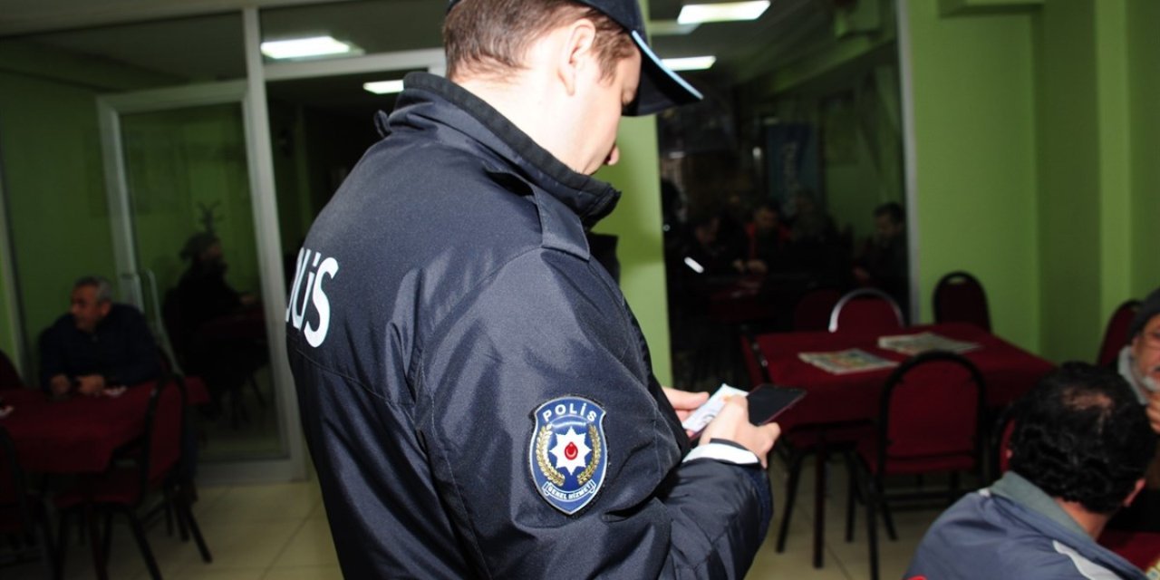 Samsun'da kumar oynayan 13 kişiye ceza kesildi