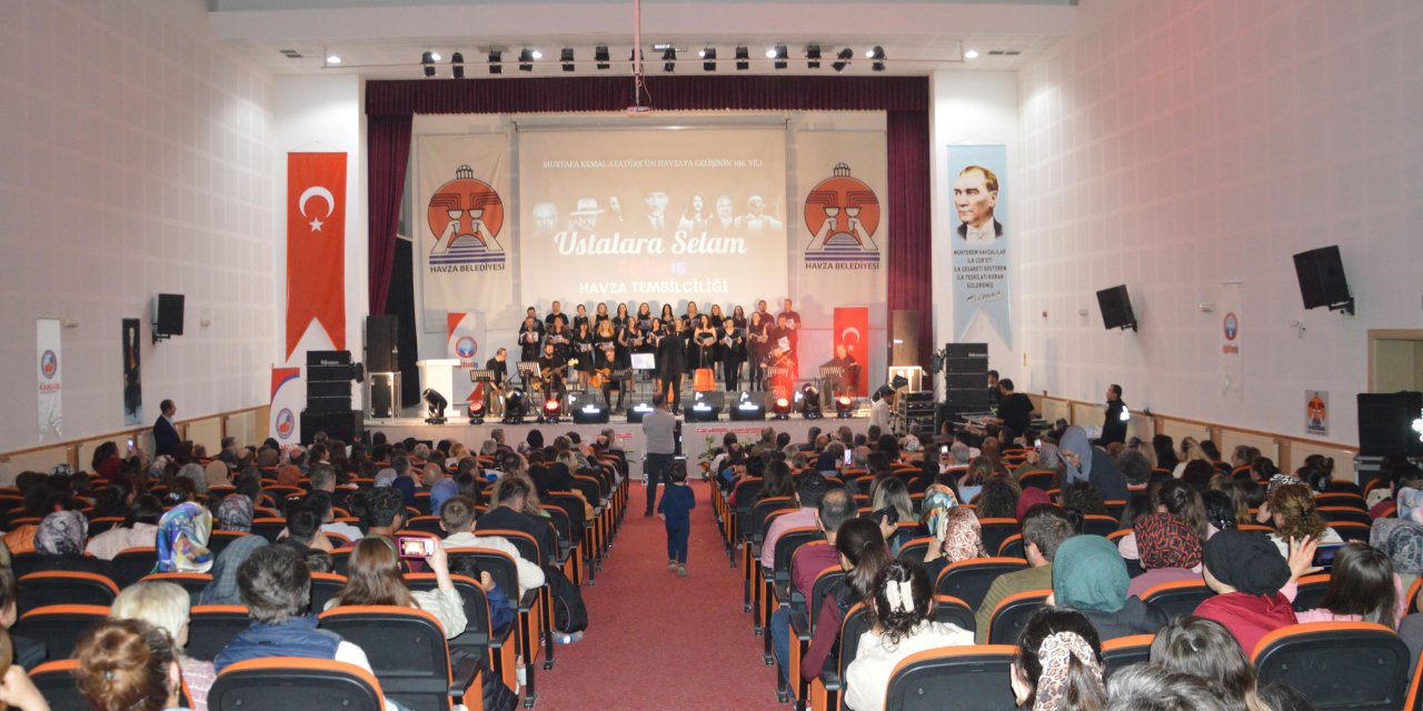 106. yıl konseri alkış topladı