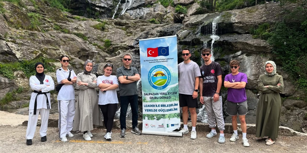 Tarihi ve turistik yerlerde çevre temizliği yapıldı