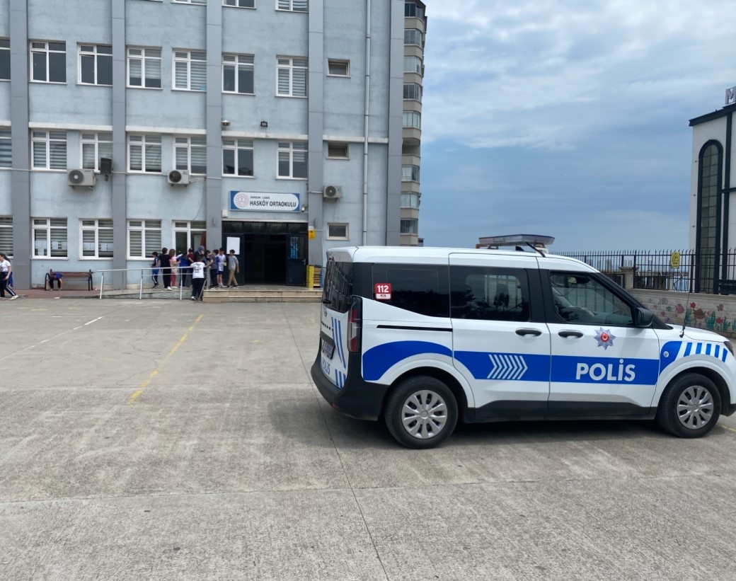 4 Öğrenci Zehirlenme Şüphesiyle Tedaviye Alındı