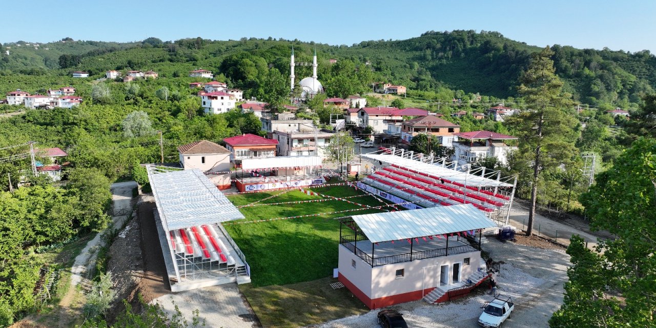 Şampiyon güreşçinin adı spor kompleksine verildi