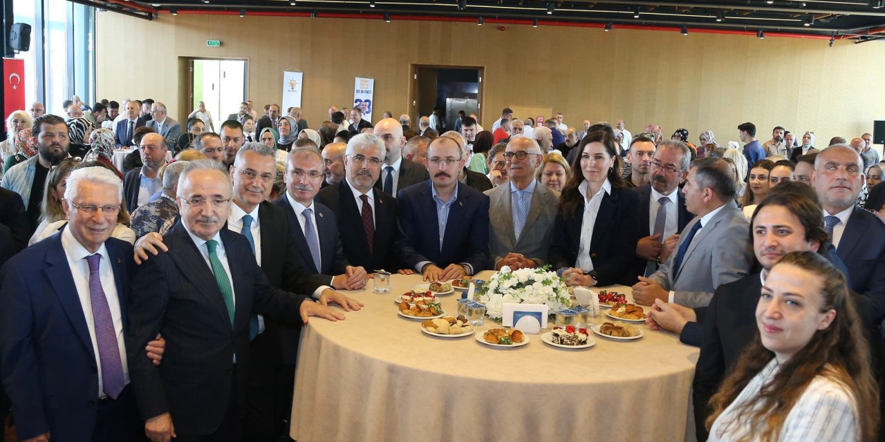 Bayramlaşma töreni yoğun katılımla gerçekleşti