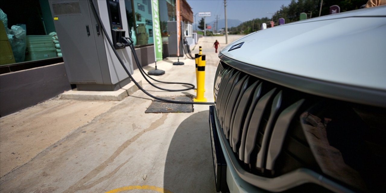 Satılan 10 araçtan 4'ü elektrikli ya da hibrit