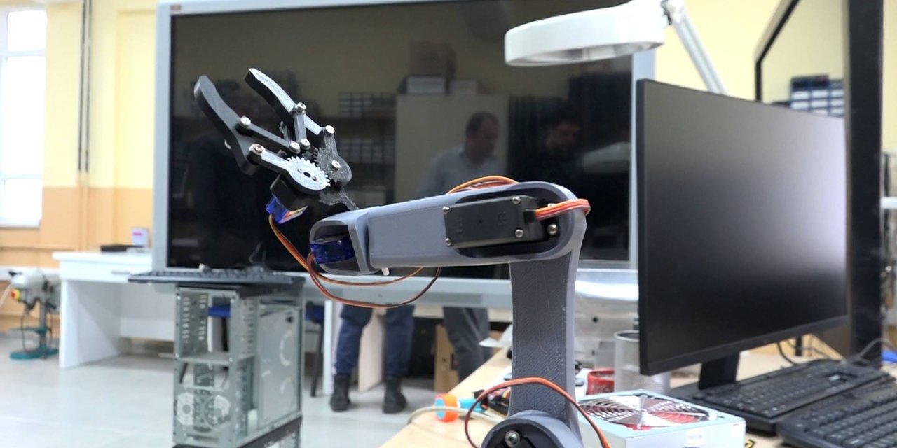 Öğrenciler ‘Robotik Kol’ geliştirdi