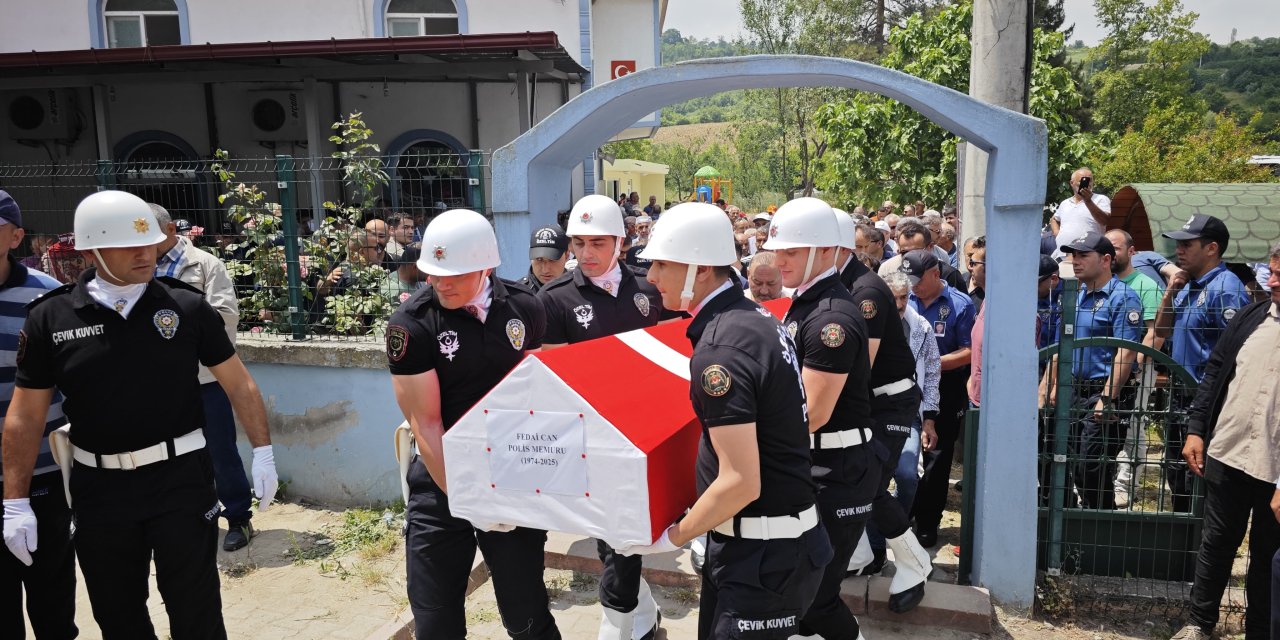 Polis memuru Samsun'da toprağa verildi