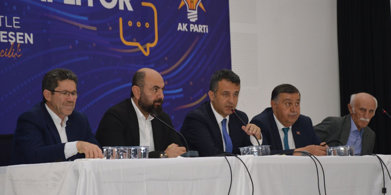 Muhtarlar ve vatandaşlarla buluştu