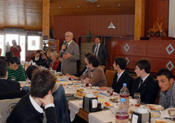 Yılmaz, gençlerle bir araya geldi