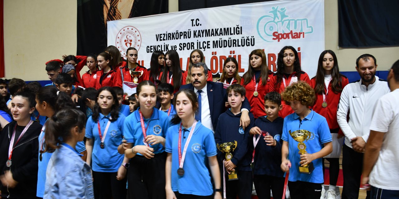 Vezirköprü'de okul sporları ödül töreni gerçekleştirildi