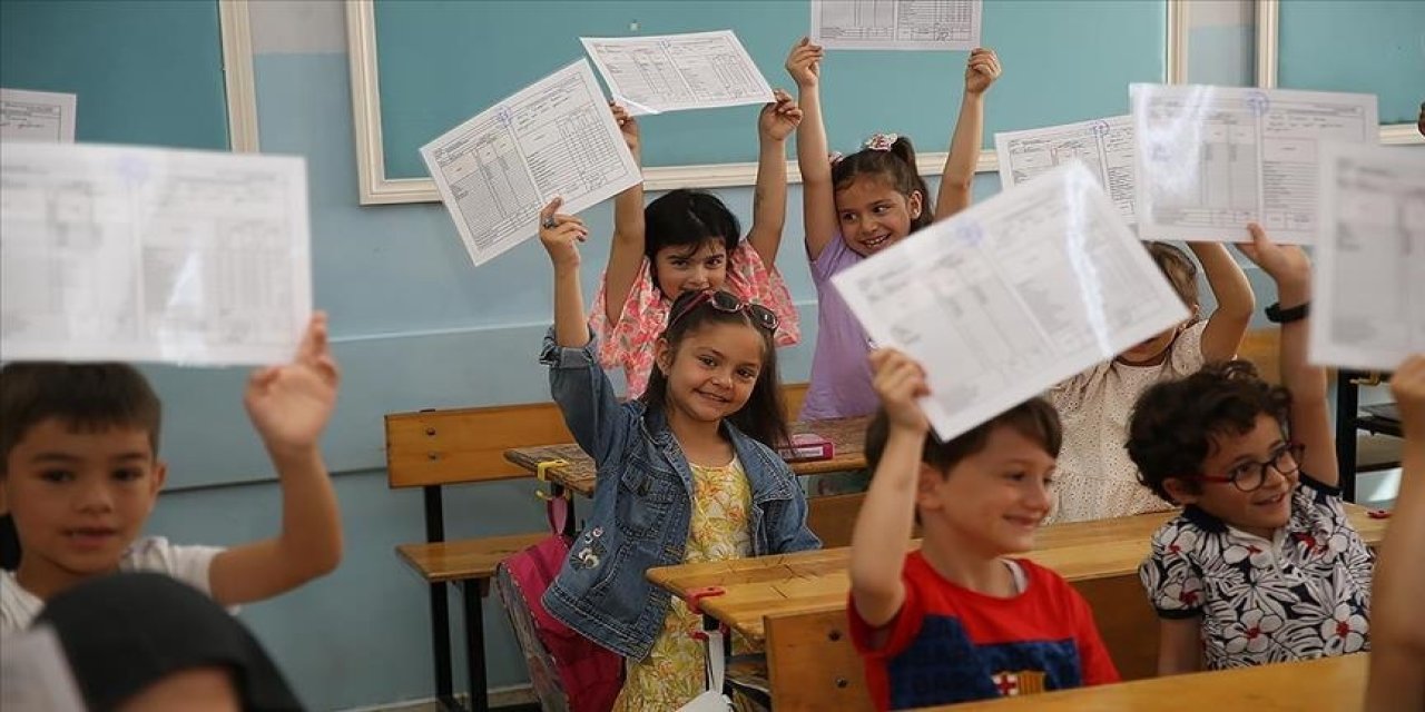20 milyonu aşkın öğrenci için karne zili çalacak